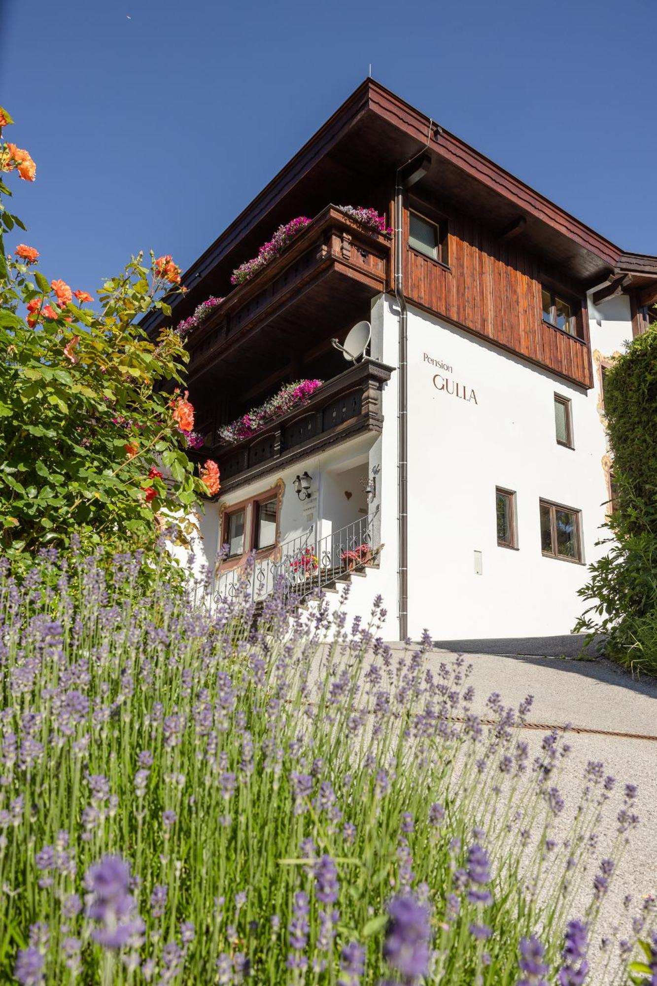 Pension Gulla - Ferienhaus Appartements B&B Neustift im Stubaital Exterior photo