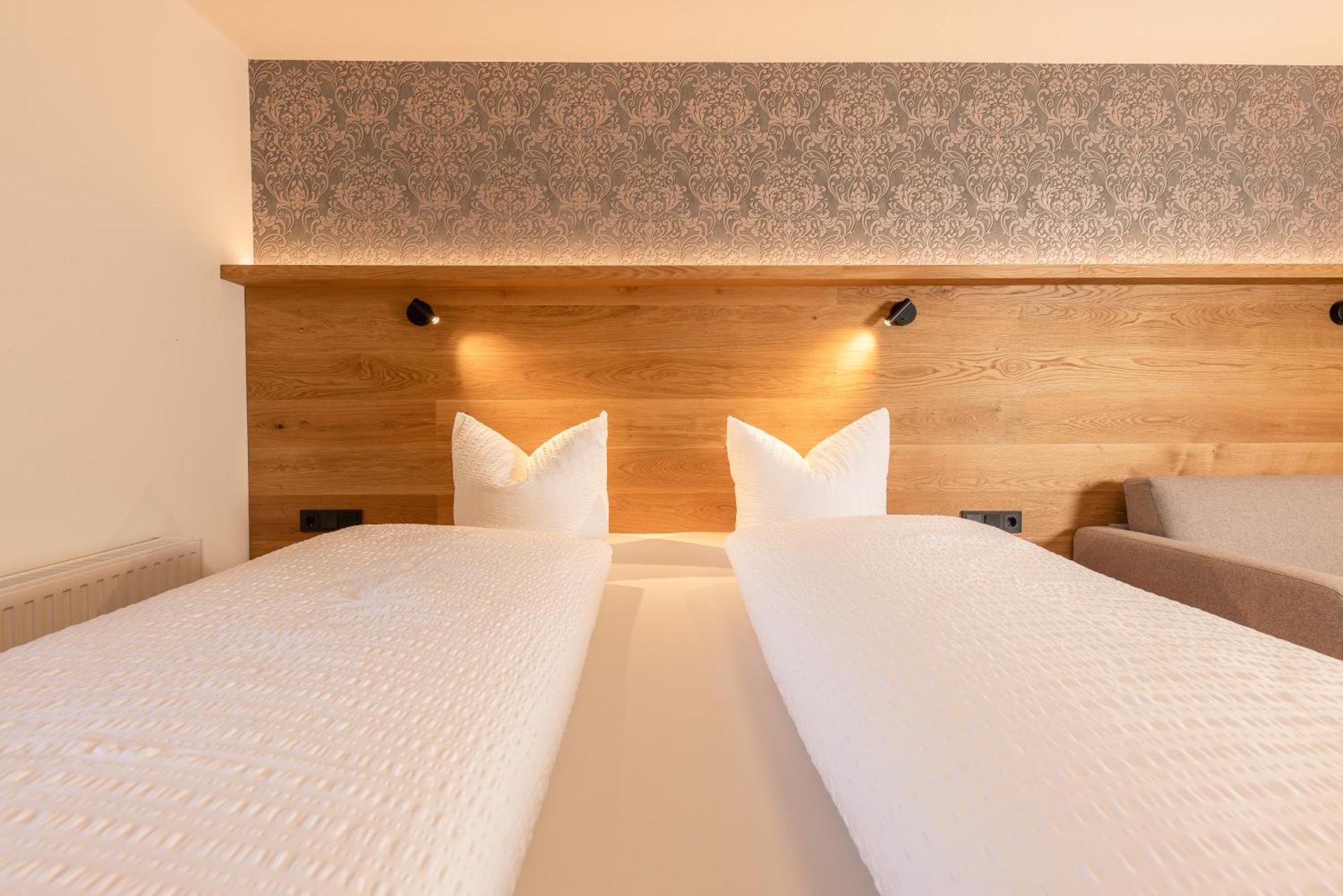 Pension Gulla - Ferienhaus Appartements B&B Neustift im Stubaital Exterior photo